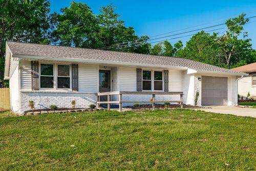 196 Evergreen Cir, Hendersonville, TN, 37075-2916 | Card Image