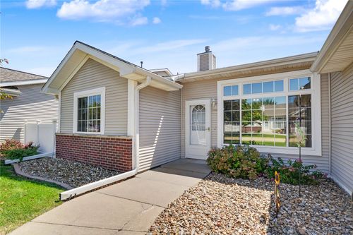 1151 74th St Ne, Cedar Rapids, IA, 52402-7298 | Card Image