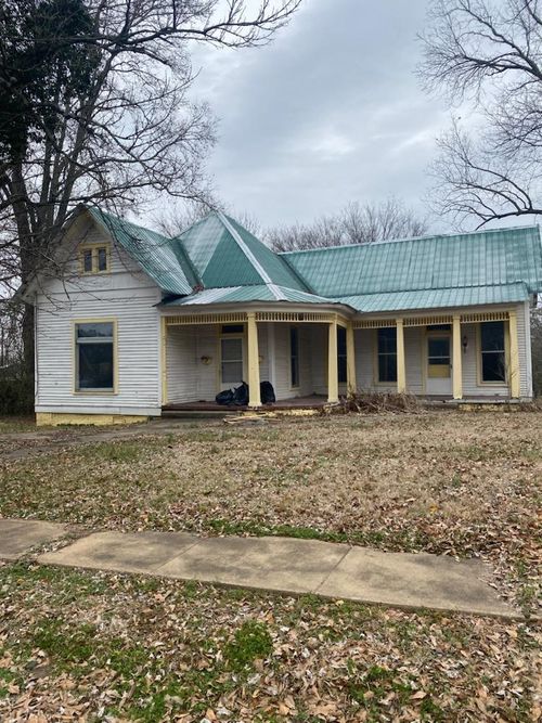 12112 Main St, Mason, TN, 38049-7048 | Card Image