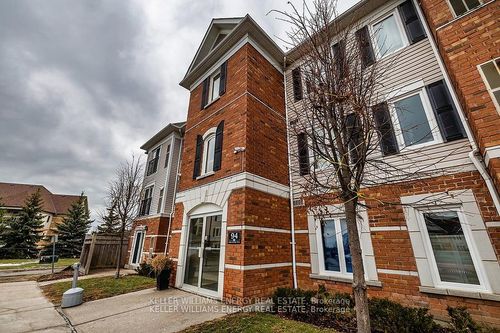 204-94 Aspen Springs Dr, Clarington, ON, L1C5N4 | Card Image