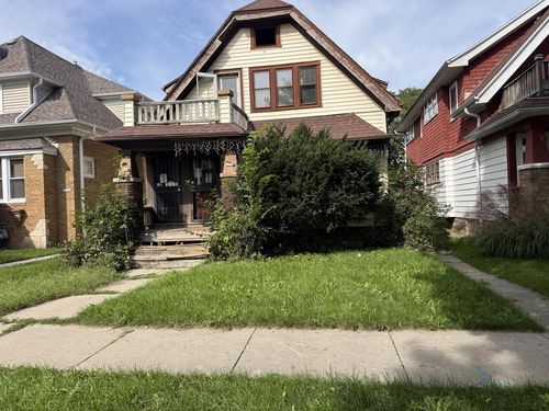 2418 W Hope Avenue, Milwaukee, WI, 53209 | Card Image