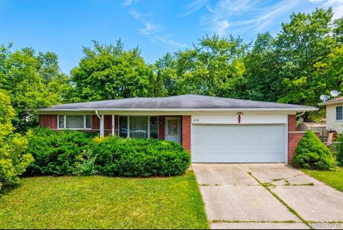 439 Windmill Point Dr, Flushing, MI, 48433-2156 | Card Image