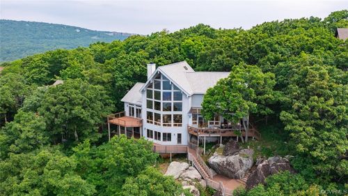 232 Blackrock Cir, ROSELAND, VA, 22967-8010 | Card Image