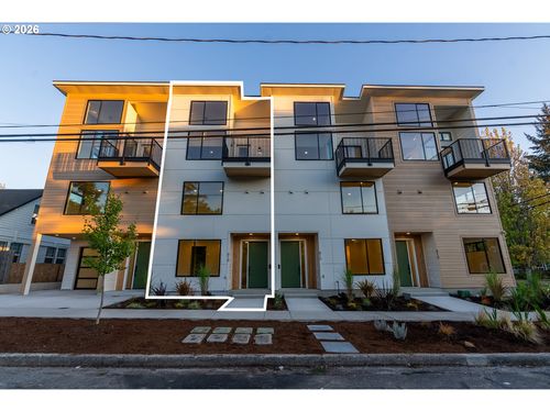 818 E 22nd Ave, Eugene, OR, 97405-2971 | Card Image