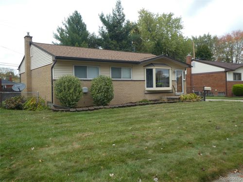 32588 James St, Garden City, MI, 48135-1614 | Card Image