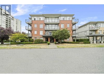 205 - 5689 Kings Rd, Condo with 2 bedrooms, 2 bathrooms and 1 parking in Vancouver BC | Image 2