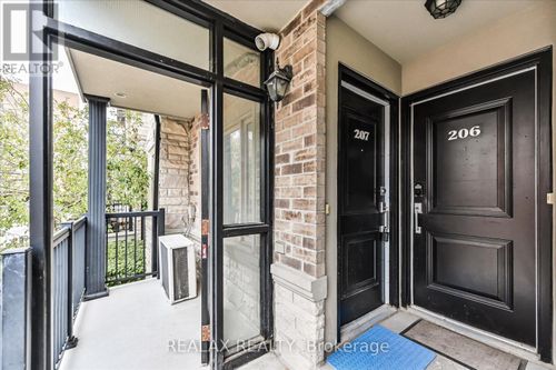 207-320 John St, Thornhill, ON, L3T0B1 | Card Image