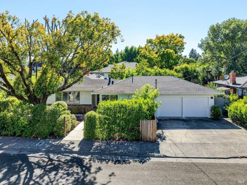 765 Florence Ln, Healdsburg, CA, 95448-3719 | Card Image