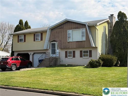 1925 Maria Ln, Allentown, PA, 18104-1215 | Card Image