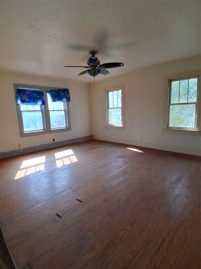 208 E 4 Th St, House other with 2 bedrooms, 2 bathrooms and null parking in Coleman TX | Image 14
