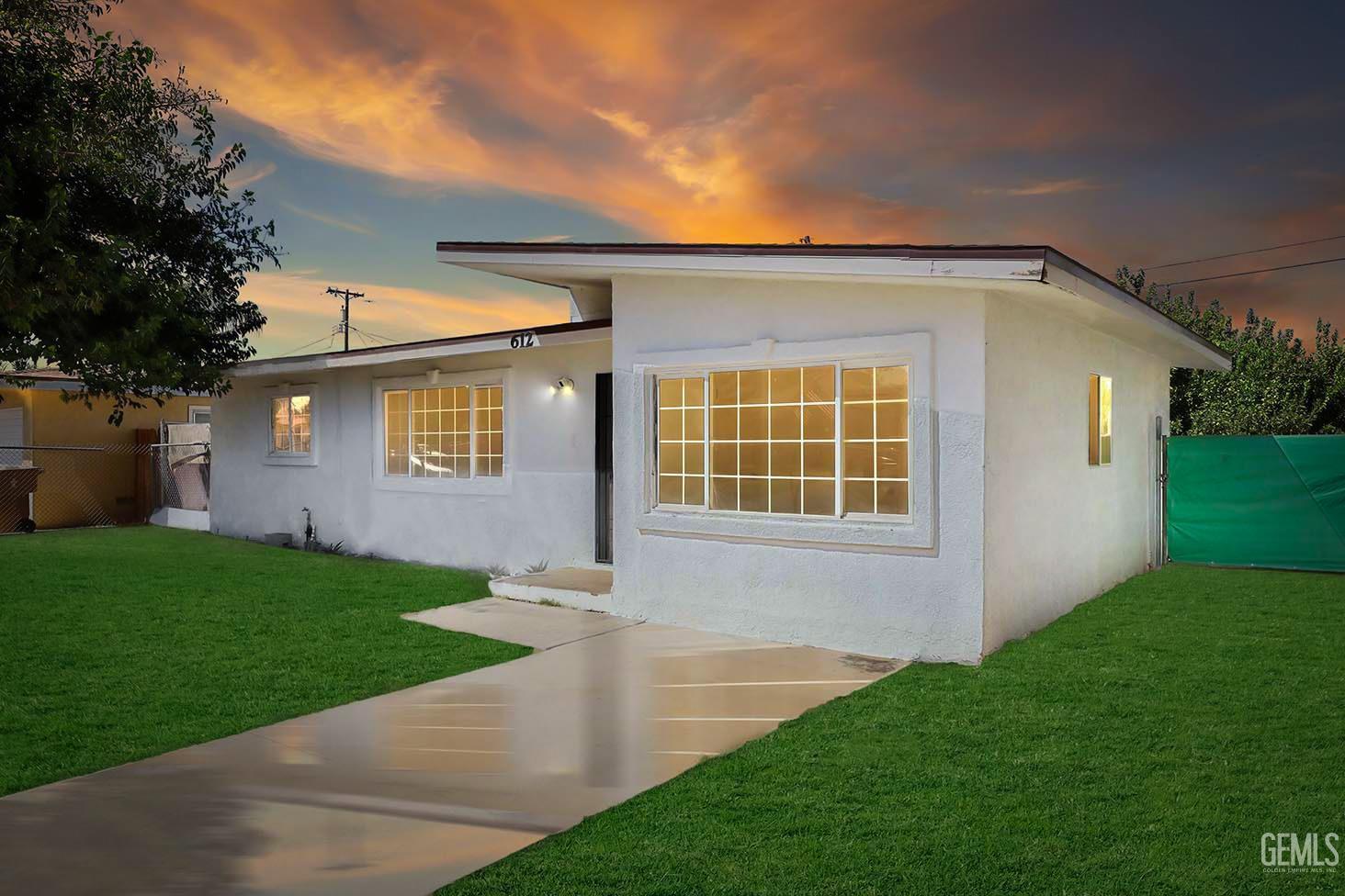 Townsley Ave, Bakersfield, CA 93304