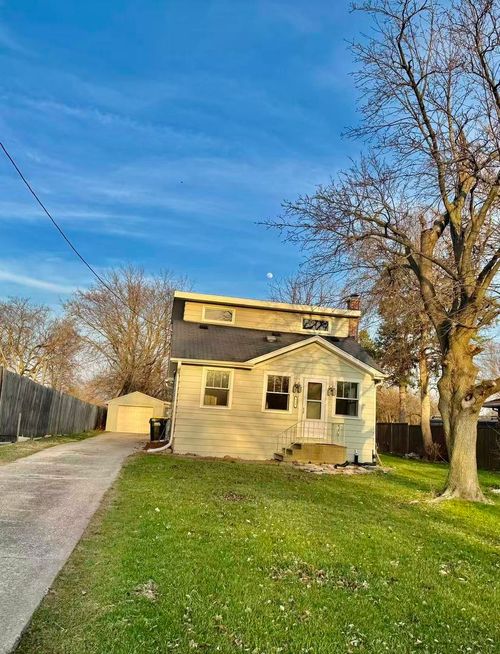 519 Park St, Westmont, IL, 60559-1428 | Card Image