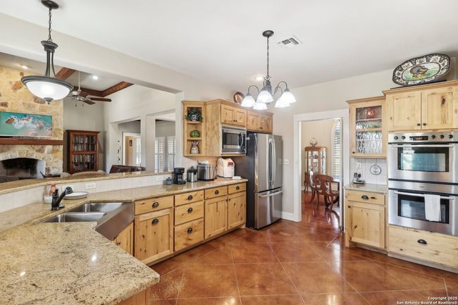 221 Cypress Estates Pkwy, House other with 3 bedrooms, 2 bathrooms and null parking in Ingram TX | Image 13