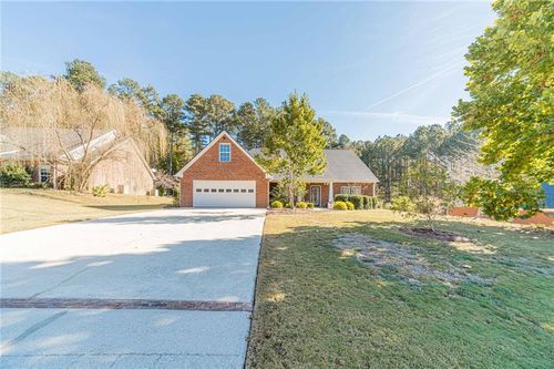 654 Huntington Trce, Winder, GA, 30680-7224 | Card Image