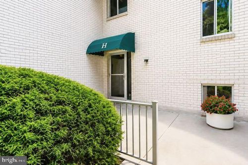 h22-7 Rockford Rd, WILMINGTON, DE, 19806-1021 | Card Image