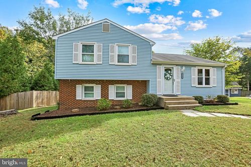 15303 Whispering Glen Ct, CENTREVILLE, VA, 20120-1138 | Card Image