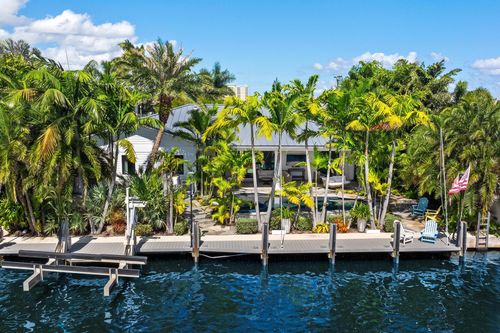 940 Greenbriar Dr, Boynton Beach, FL, 33435-6154 | Card Image