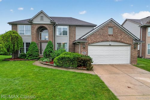 1953 Twin Sun Cir, Commerce Twp, MI, 48390-4404 | Card Image