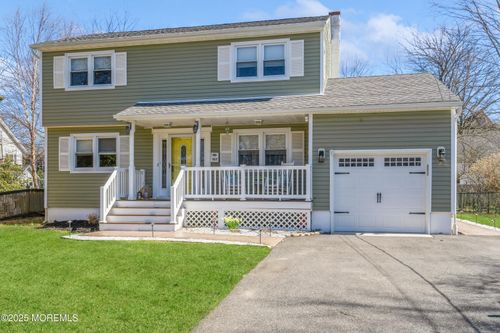 107 Taylor Ave, Hightstown, NJ, 08520-3816 | Card Image