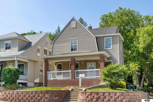 3102 Woolworth Ave, Omaha, NE, 68105-2046 | Card Image