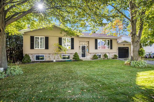 24 Mather St, Perth, ON, K7H3K6 | Card Image