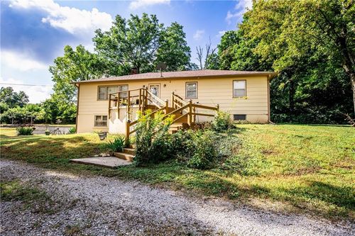 7497 Nickel Rd, Mound City, KS, 66056-5355 | Card Image