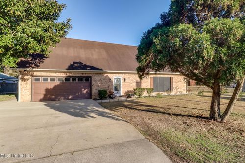 2616 Gina St, Pascagoula, MS, 39581-2906 | Card Image