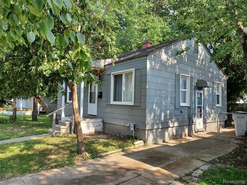 94 E Mapledale Ave, Hazel Park, MI, 48030-1130 | Card Image