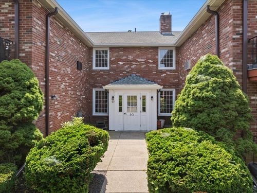 apt-4-65 Fountain Ln, Weymouth, MA, 02190-2130 | Card Image