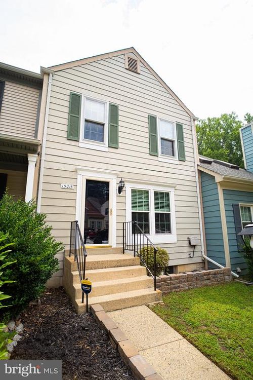 15015 Bridgeport Dr, DUMFRIES, VA, 22025-1093 | Card Image