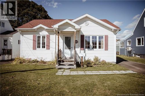 223 Dover St, Campbellton, NB, E3N1R5 | Card Image
