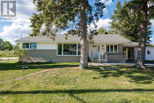 692 Lavery St, North Bay, ON, P1B5A8 | Card Image