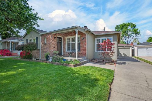 94 46th Street, Sacramento, CA, 95819 | Card Image