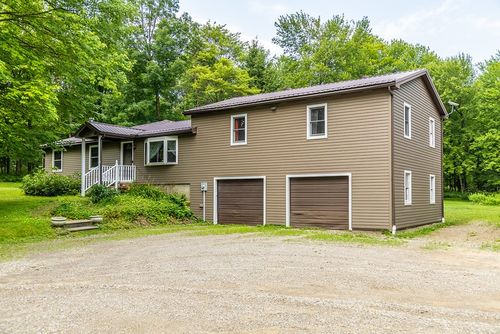 9822 Route 89, North East, PA, 16428-5736 | Card Image