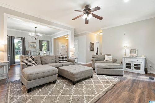 600 Southdale Ln, HOOVER, AL, 35244-5495 | Card Image