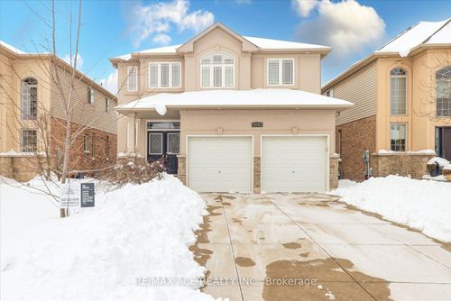 59 Springbreeze Hts, Stoney Creek, ON, L8E0B3 | Card Image