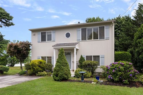64 Sawyer Ave, East Greenwich, RI, 02818-4835 | Card Image