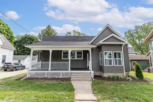104 Greenwich St, Valparaiso, IN, 46383-4938 | Card Image