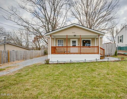 2526 Park Ave, Johnson City, TN, 37601-2244 | Card Image