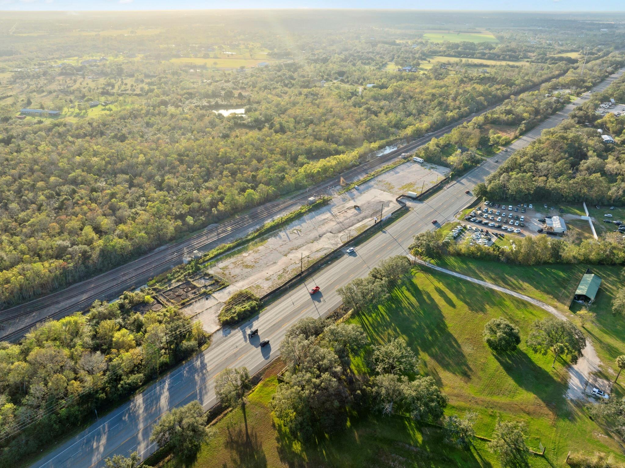 Land in Alvin 5