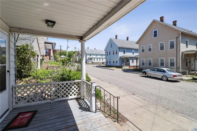 19 5 Th St, Home with 5 bedrooms, 3 bathrooms and null parking in Ansonia CT | Image 5