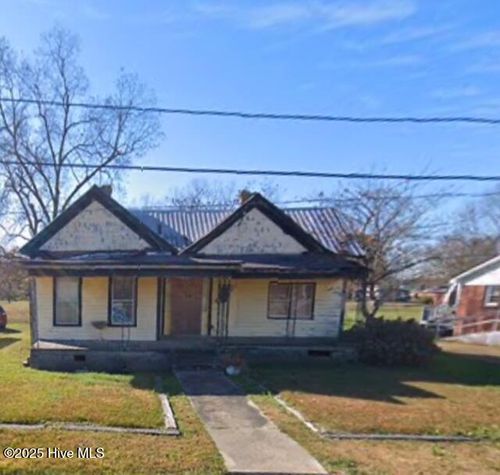 212 N West Ave, Oak City, NC, 27857-9525 | Card Image