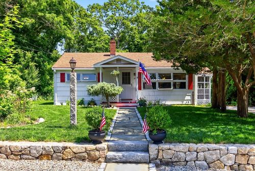 18 Seaview Rd, Sagamore Beach, MA, 02562-2525 | Card Image