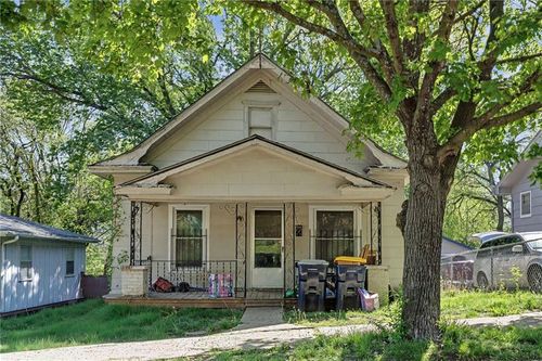 915 Fremont Ave, Kansas City, MO, 64126-2149 | Card Image