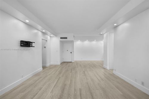 apt-e105-1121 Crandon Blvd, Key Biscayne, FL, 33149-2742 | Card Image
