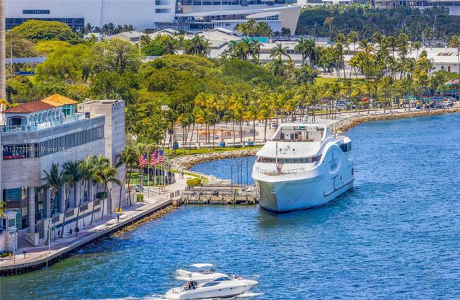 APT-1816 - 540 Brickell Key Dr, Condo with 2 bedrooms, 2 bathrooms and null parking in Miami FL | Image 41