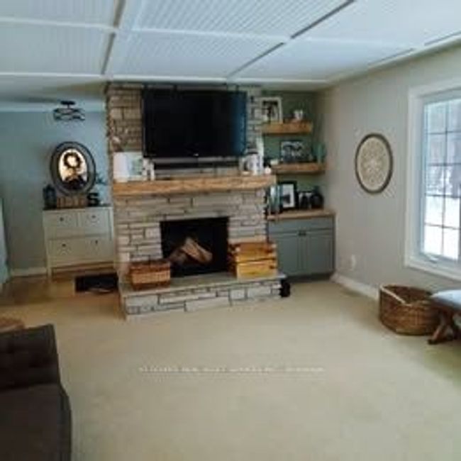 9885 Parkview Cres, House other with 4 bedrooms, 2 bathrooms and 6 parking in Grand Bend ON | Image 5