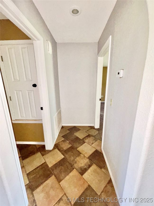1219 Nw 3 Rd Cir, House other with 3 bedrooms, 2 bathrooms and null parking in Stigler OK | Image 10