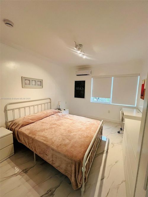 apt-12-1455 Michigan Ave, Miami Beach, FL, 33139-3871 | Card Image