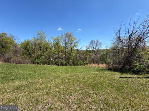 890 Red Oak Cv, AUBURN, PA, 17922 | Card Image